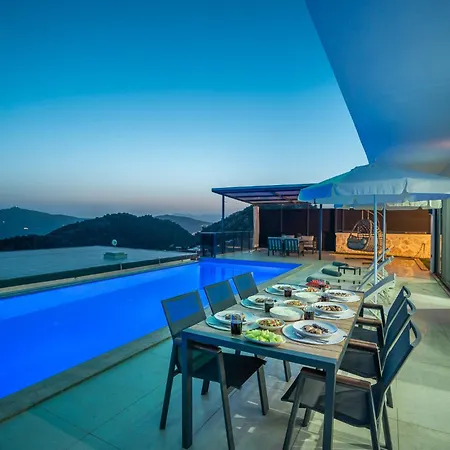 The Moon Villa *